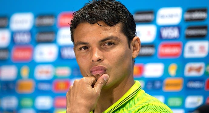 [COPA 2014]Thiago Silva detona Zuñiga: Sou zagueiro, a entrada foi covarde