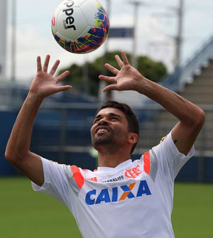 Com Eduardo e Gabriel, reservas treinam e indicam time para clássico