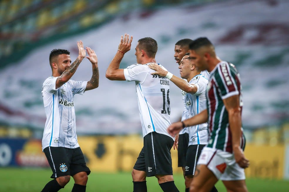 Matheus Henrique valoriza sequência de vitórias do Grêmio: Estamos lá em cima