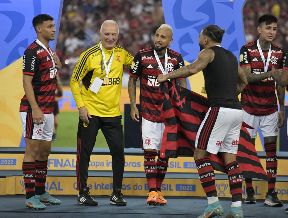 Mais que merecido! Flamengo faz churrasco para comemorar tetra da Copa do Brasil