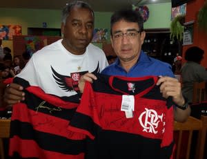 Camisas autografadas por ídolos do Flamengo são devolvidas após furto