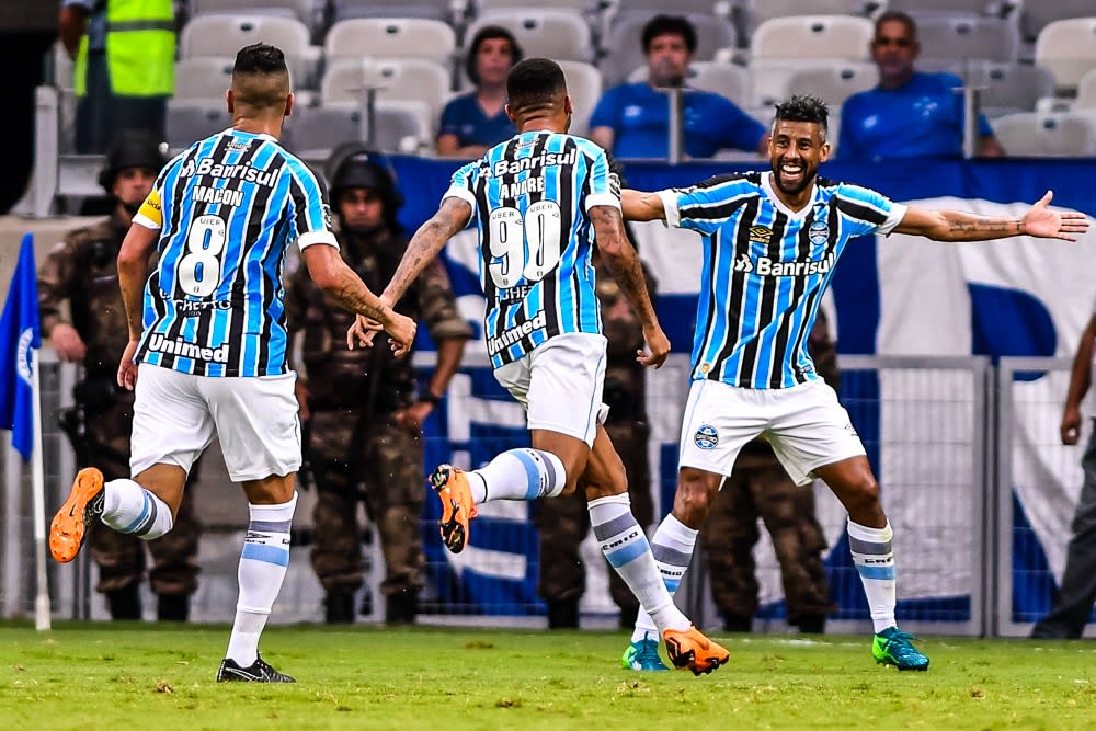 Grêmio volta a encantar o Brasil e mostra credenciais para brigar pelo Brasileirão