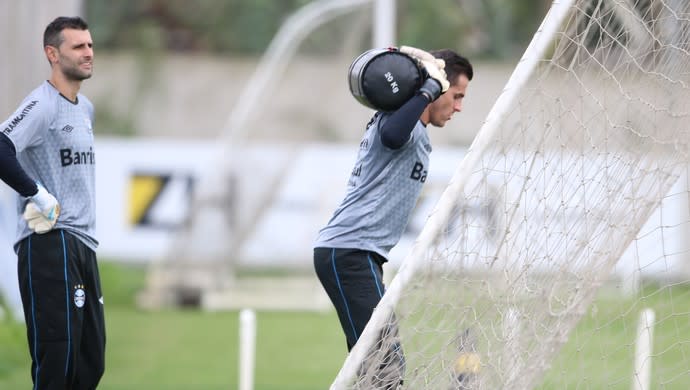 Capitão enaltece possível retorno de Grohe ao gol: Dá mais segurança