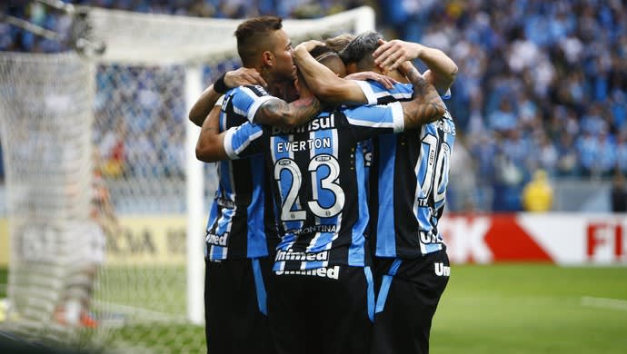 Grêmio credita vitória a papo com Roger no intervalo: É mérito dele