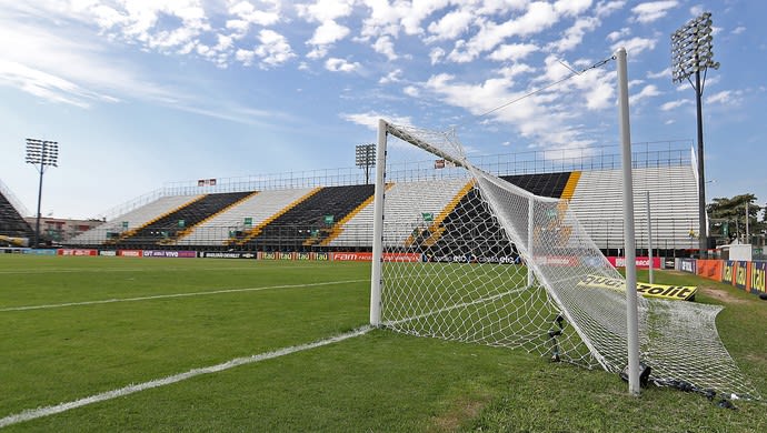 Gremistas alertam para condição do gramado do Botafogo: "Apertado"