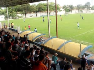 Ex-jogadores do Cruzeiro batem bola em peneira no Centro-Oeste mineiro