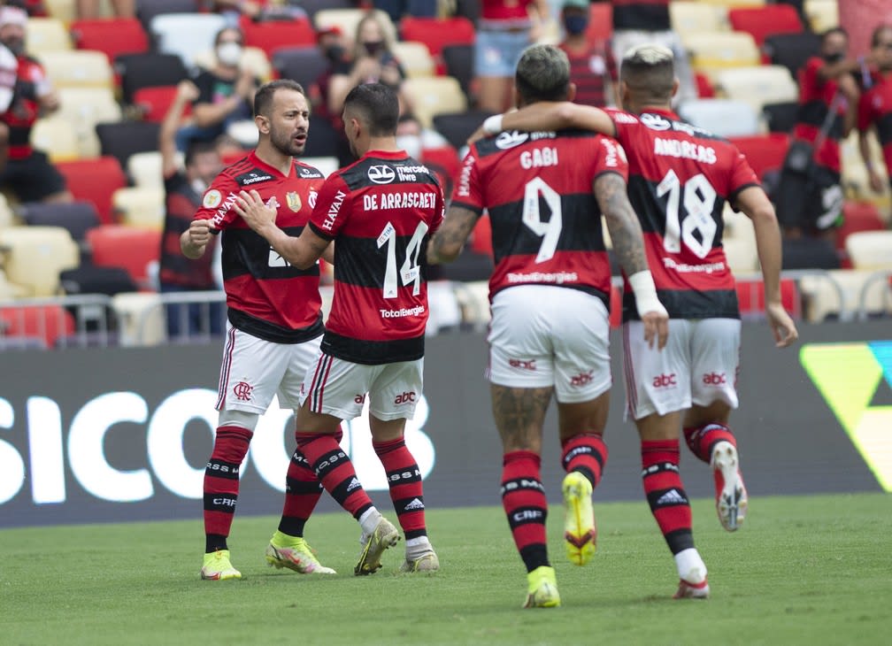 Análise: Primeiro tempo do Flamengo é referência de modelo buscado por Renato