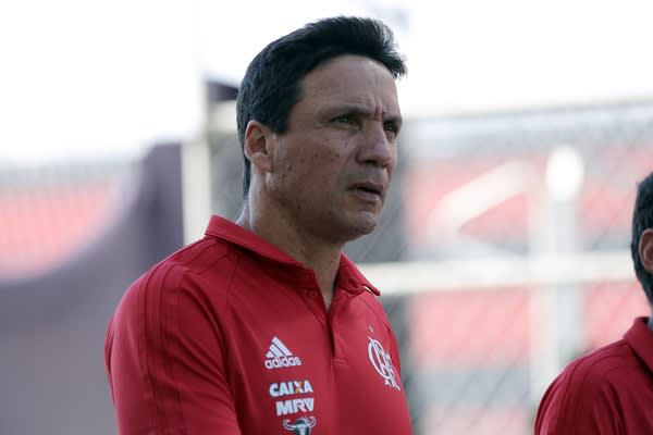 Zé Ricardo agradece a diretoria, jogadores e torcida após saída do Flamengo