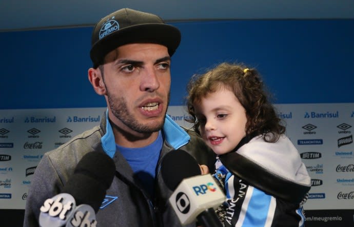 Rhodolfo marca após mais de 1 ano e dedica gol à filha: Estava na pressão