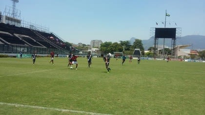 Flamengo atropela o Vasco e fica perto do título estadual no sub-17