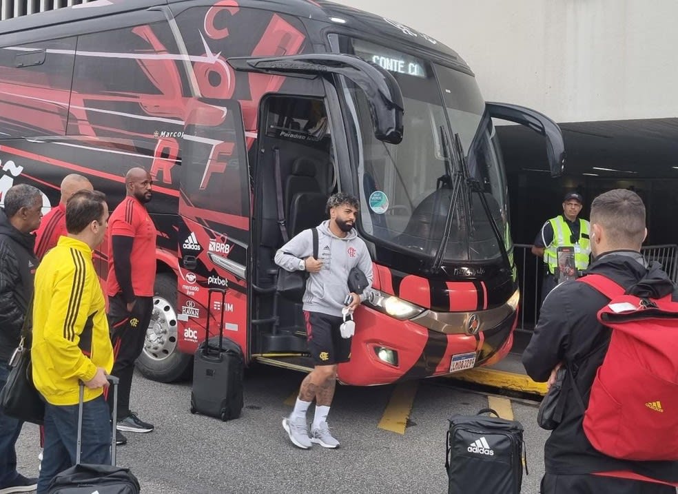 Flamengo embarca para enfrentar Vélez pela semifinal da Libertadores