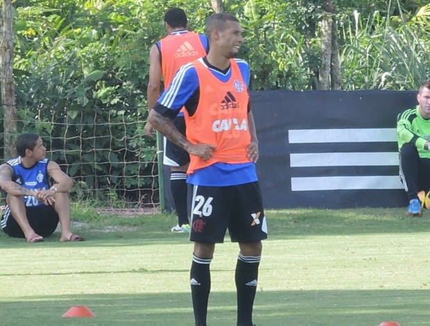 Aposta certeira, Paulinho fica surpreso com rápida evolução no Fla