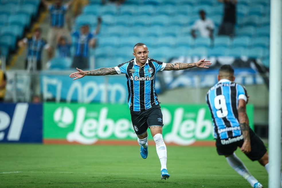 Grêmio chega a acordo e acerta a venda de Everton para o Benfica; saiba detalhes