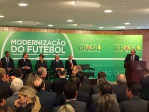 Dilma recebe autoridades do esporte para assinar MP que renegocia dívidas