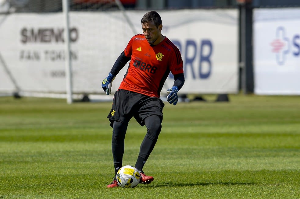 Flamengo decide poupar Santos, e Diego Alves terá oportunidade no gol