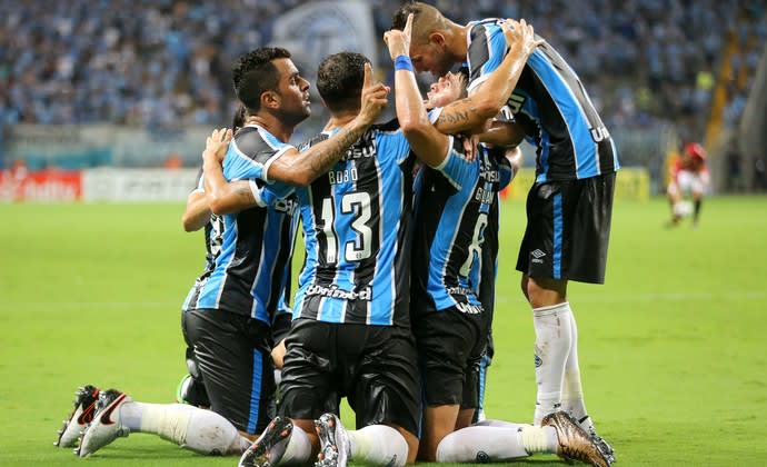 Grêmio engata maior série invicta com Roger e embarca a Quito mais forte