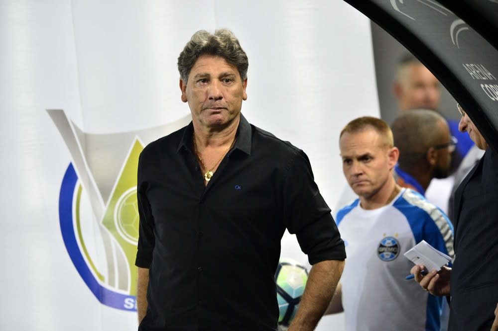 Renato elogia atuação e vê Grêmio melhor que o Corinthians: Dominou o jogo