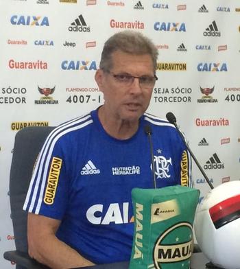 Oswaldo destrincha lesão de Guerrero e pede apoio: Vamos ajudar o cara!