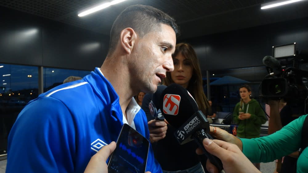 Confiante, Cruzeiro volta a BH, e Thiago Neves acredita em mistão no domingo