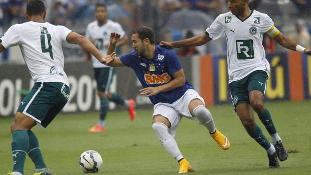 Narrador canta para celebrar o gol do título do Cruzeiro: Faca amolada!