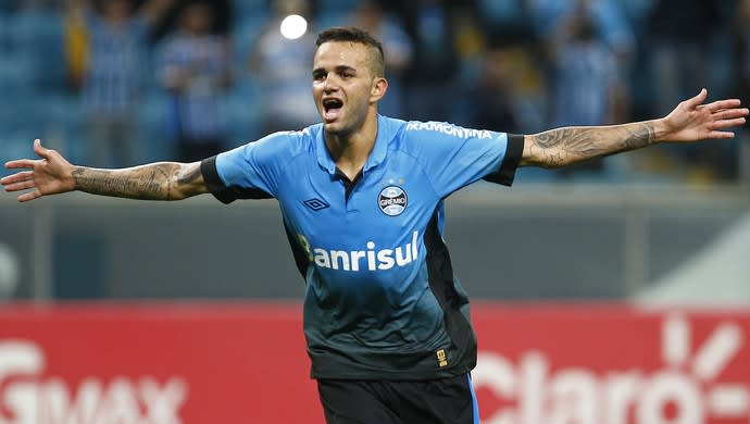 Luan ganha status de craque e dobra participação em gols do Grêmio