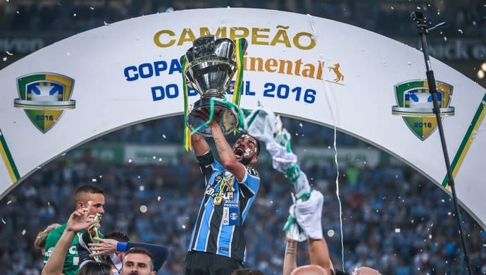 Capitão do Penta, Maicon revive polêmica com torcedores do Grêmio