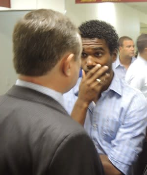 Luiz Antonio mantém sumiço e perde metade do salário de janeiro