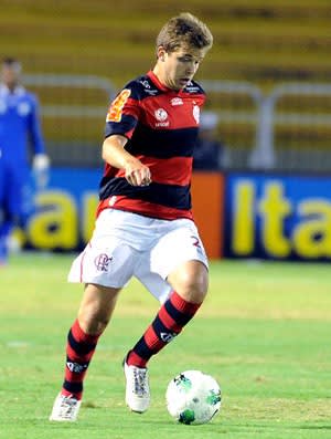 Joinville acerta empréstimo de Thomás, do Flamengo, por um ano