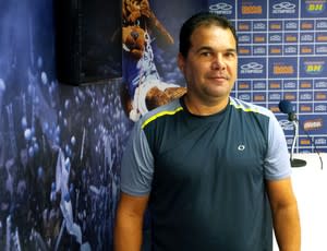 Ex-ponta do Cruzeiro Edu Lima visita a Toca e aponta favoritos no Brasileirão