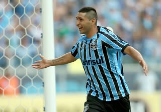 Grêmio mantém conversas com meia Alan Ruiz, que cogita retorno ao clube