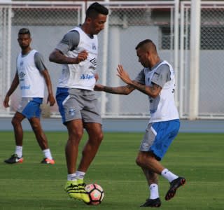 Grêmio aposta em liberdade a Luan para municiar Barrios em nova tática