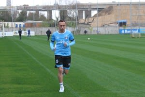 Grêmio se reapresenta com treino leve para titulares; Everton volta a correr