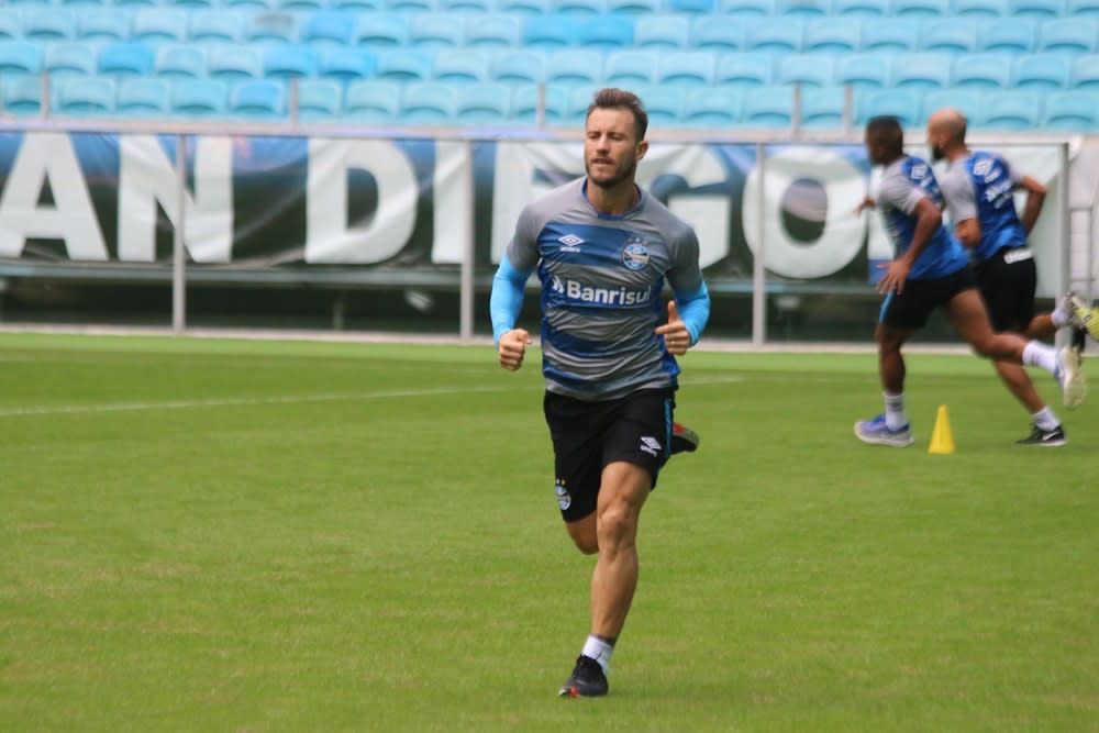 Grêmio se reapresenta com treino físico após vitória sobre o Fluminense na Copa do Brasil