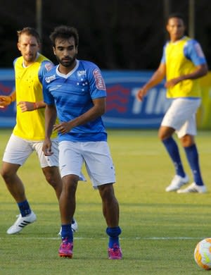 Na expectativa de estrear como titular, meia Gabriel Xavier se diz preparado