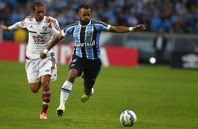 Grêmio empresta Fernandinho ao Flamengo até o final da temporada