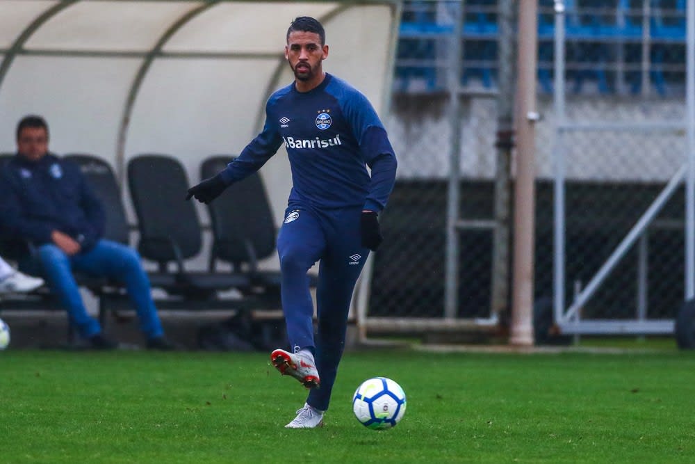 Michel deixa jogo do time B do Grêmio com entorse no tornozelo e passará por exames