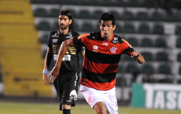 Jayme de Almeida promove a entrada de Cáceres no lugar de Amaral