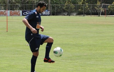 Cruzeiro reintegra Charles e aguarda exames para confirmar Gabriel Xavier