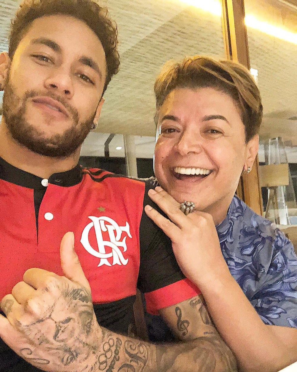 É do Mengão? Neymar veste camisa do Flamengo, e David Brazil brinca: Nova contratação