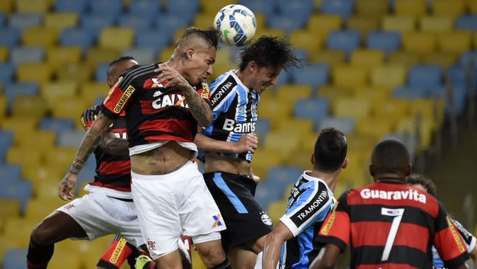 Grêmio sofre com jogadas pelo alto, e erros forjam tropeços da era Roger