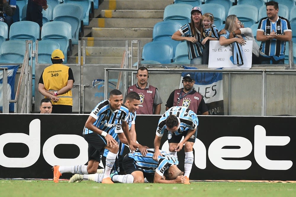 Reservas do Grêmio vibram com vaga