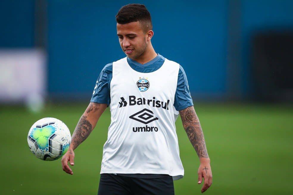 Momento não entra em campo, Matheus Henrique celebra volta de Maicon e fala sobre o Gre-Nal