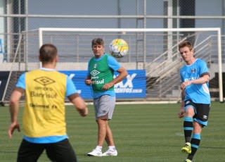 Desfalcado Grêmio tem dúvidas pra jogar contra Atético PR