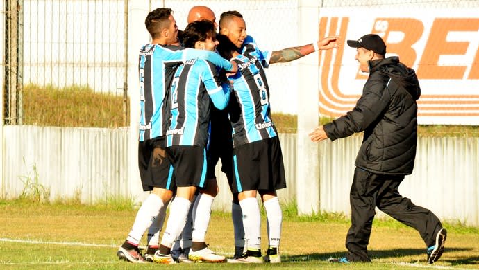 Com um a menos, Grêmio vira sobre o Galo aos 49 e vence a 1ª no sub-20