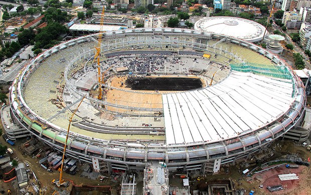 Cobertura cobre 25% do Maracanã, mas estádio segue sem gramado