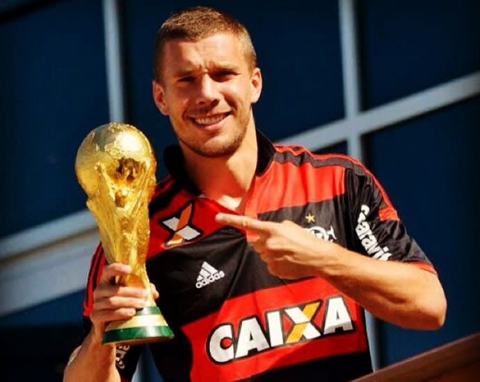 OFF- Podolski come churrasco em Londres e abre porta para Brasil: Por que não?