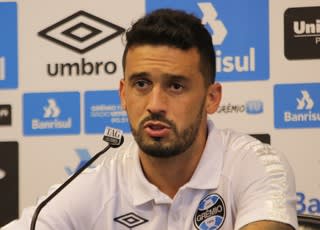 Fã de duelos em mata-mata, Edílson quer boa largada do Grêmio nas semis