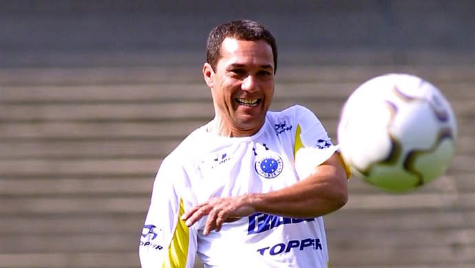 Luxemburgo fecha treino na Toca e esconde escalação do Cruzeiro para clássico mineiro