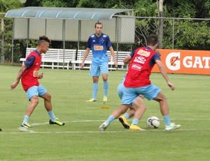 Com apenas três titulares no grupo, Cruzeiro viaja para enfrentar a Chape