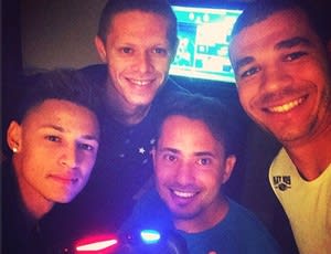 Videogame é a diversão dos  jogadores do Cruzeiro nos EUA